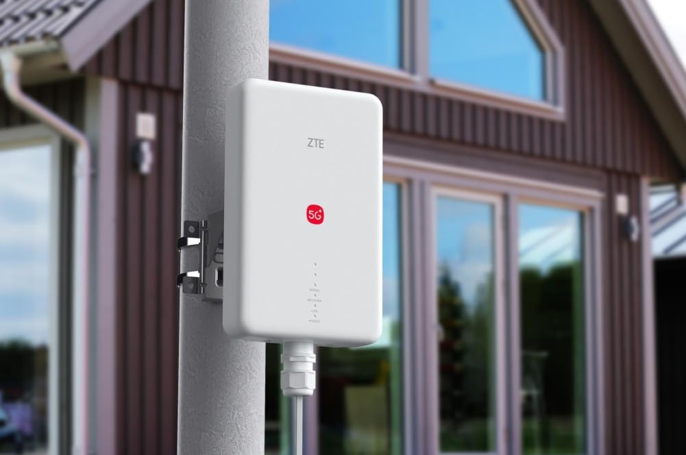 ZTE G5 Max (MC7530) mounted on an outdoor pole