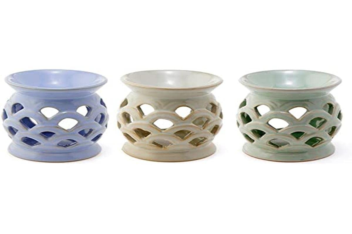 Puckator Eden Scallop Cut Out Oil Burner - Ceramic - Living Room Accessories - Wax Liquidizer - Oil Burners For Essential Oils - Wax Burners - Wax Melt Holder - Room Fragrance - Scents Melter
