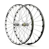 Contenu : paire de roues de VTT, coussinet de pneu en PVC, rayons réparés. (L'axe traversant doit être fourni par vous-même). Si vous avez des questions, n'hésitez pas à nous contacter, merci !