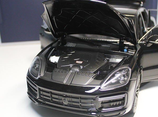 NOREV 2019 ポルシェ カイエン ターボ ブラック 1/18 ノレブ NOREV