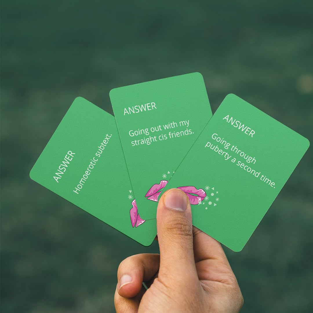FITZ Games The Queer Agenda Partyspiel – 350 freche LGBTQ+ Karten für lustige Spielabende, ab 17 Jahren, 4–10 Spieler, 30–60 Minuten Spielzeit, hergestellt