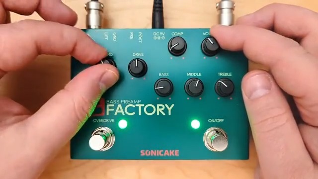 SONICAKE QDS-05 B Factory Bass Pedal with Overdrive Analog Preamp