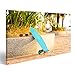 Produktbild islandburner Bild Bilder auf Leinwand Blue Penny Board mit bunten Rädern Steht in der Nähe der Palmen Wandbild, Poster, Leinwandbild HAO