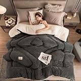 — Emballage et entretien : Cette edredon est compressée et peut reprendre sa forme initiale en la tapotant ou en l’exposant au soleil après le déballage. La couette peut être pliée et rangée, supporte le lavage en machine, n'a pas besoin d'être blanchie ou séchée naturellement et l'entretien quotidien permet d'économiser du temps et des efforts.