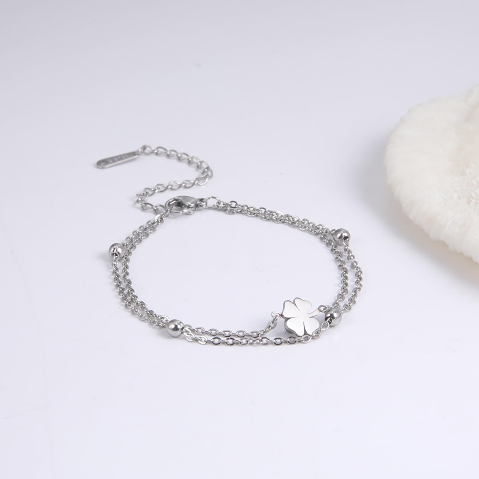 VASSAGO Bracciale da donna con quadrifoglio, in acciaio inox, con quadrifoglio, portafortuna, alla moda, idea regalo per le donne