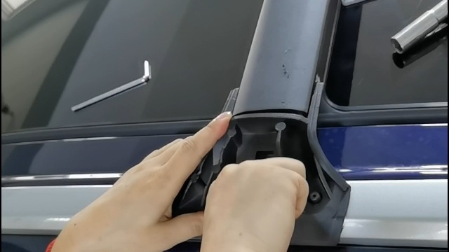 A専用ROB黒 Amazon.com: KINGGERI 260Lbs Lockable Roof Rack Cross Bars