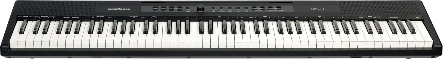 Woodbrass XPL1 - Pianoforte digitale portatile amplificato, 88 note, leggero, compatto e versatile, 25 suoni di qualità e amplificazione stereo, tastiera per imparare, perfezionare o giocare sul palco