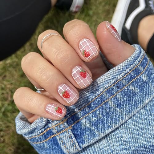 20 Juicy Strawberry Nails for a Sweet Summer Mani 7 N/A