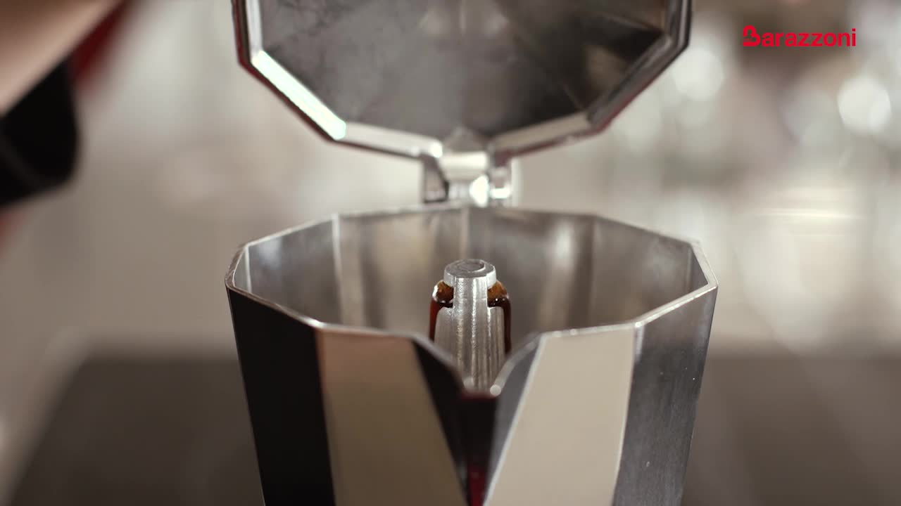 Caffettiera per espresso, in acciaio inox, adatta per tutti i piani cottura, 4 tazze da 200 ml
