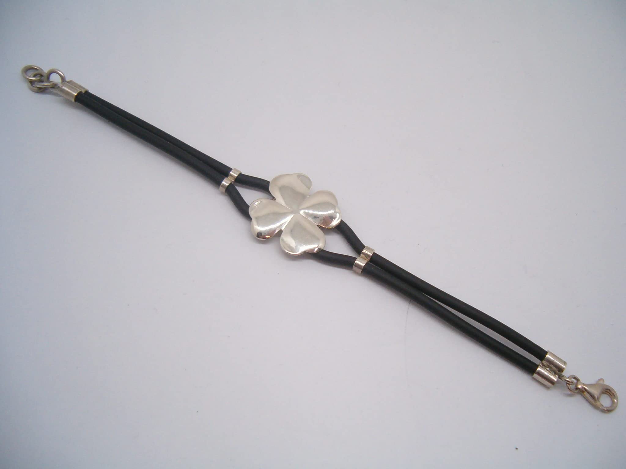 Quadrifoglio : Braccialetto in Argento 925 e Caucciù con Portafortuna - Bracciale Fortuna -