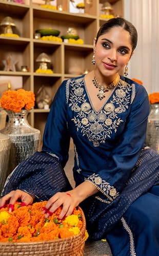 Image of Klosia Women Embroidery Solid Straight Kurta and Pant Set with Dupatta