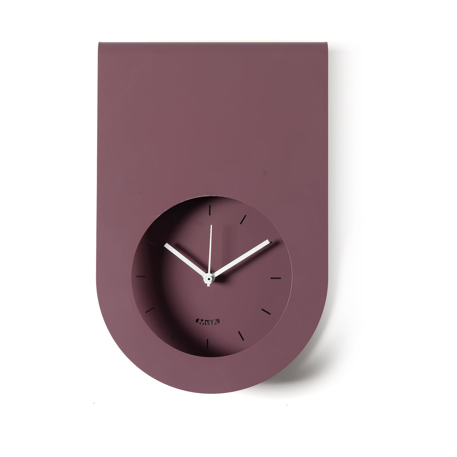 Horloge murale design pour habiller un mur vide avec du fer violet artistique