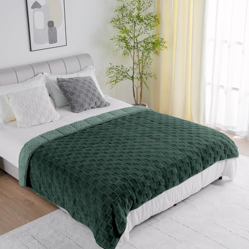 Image of Uttermara Weighted Blanket for Adults 15 lbs Queen Size, Warm Sherpa Fleece Jacquard Heavy Blanket, Soft Fuzzy Weighted Blankets for Couch Bed Sofa, 60 x 80 inches Dark Green