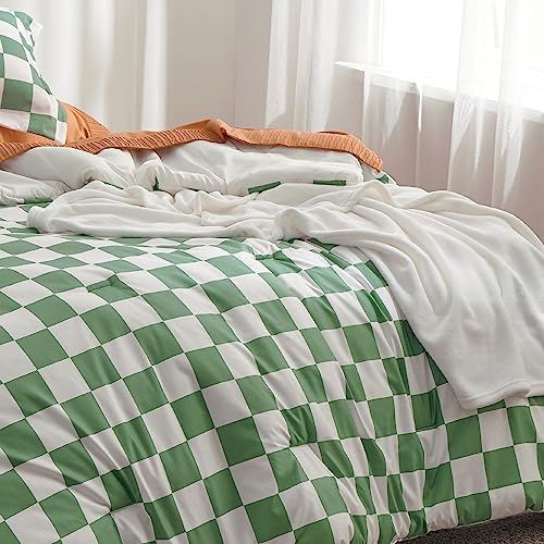 Image of Bedsure Twin /Twin XL Comforter Set - Twin Extra Long Comforter Set, Checkered Dorm Bedding for Boys, 2 Pieces, 1 Soft Green Comforter and 1 Pillow Sham