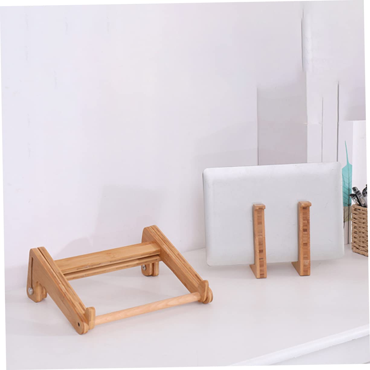 Supporto Per Computer in Legno Regolabile Per Laptop Da 13-15,6 Pollici, Supporto Portatile Pieghevole Multifunzionale Porta Penne, Accessorio Ecocompatibile Per Ufficio e Studio