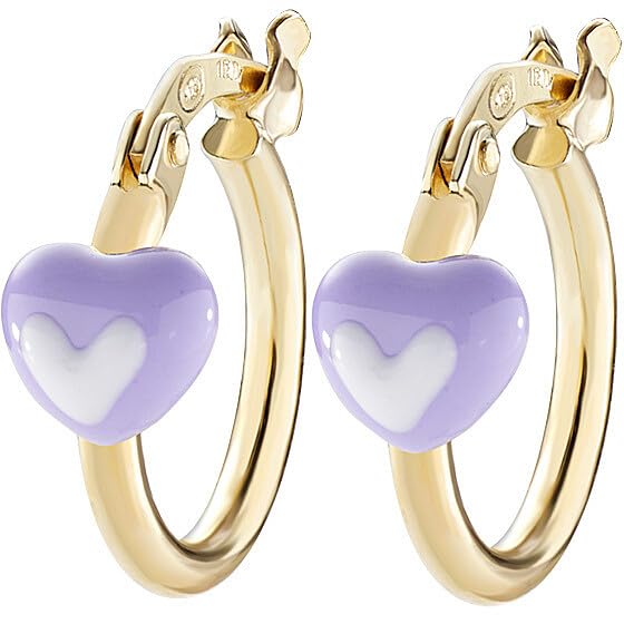 Orecchini bambina di Amen della collezione Junior. Gioiello realizzato in argento 925 di colore oro e smalto lilla e bianco. Diametro: 1 cm. La referenza è ORJCUGLI1