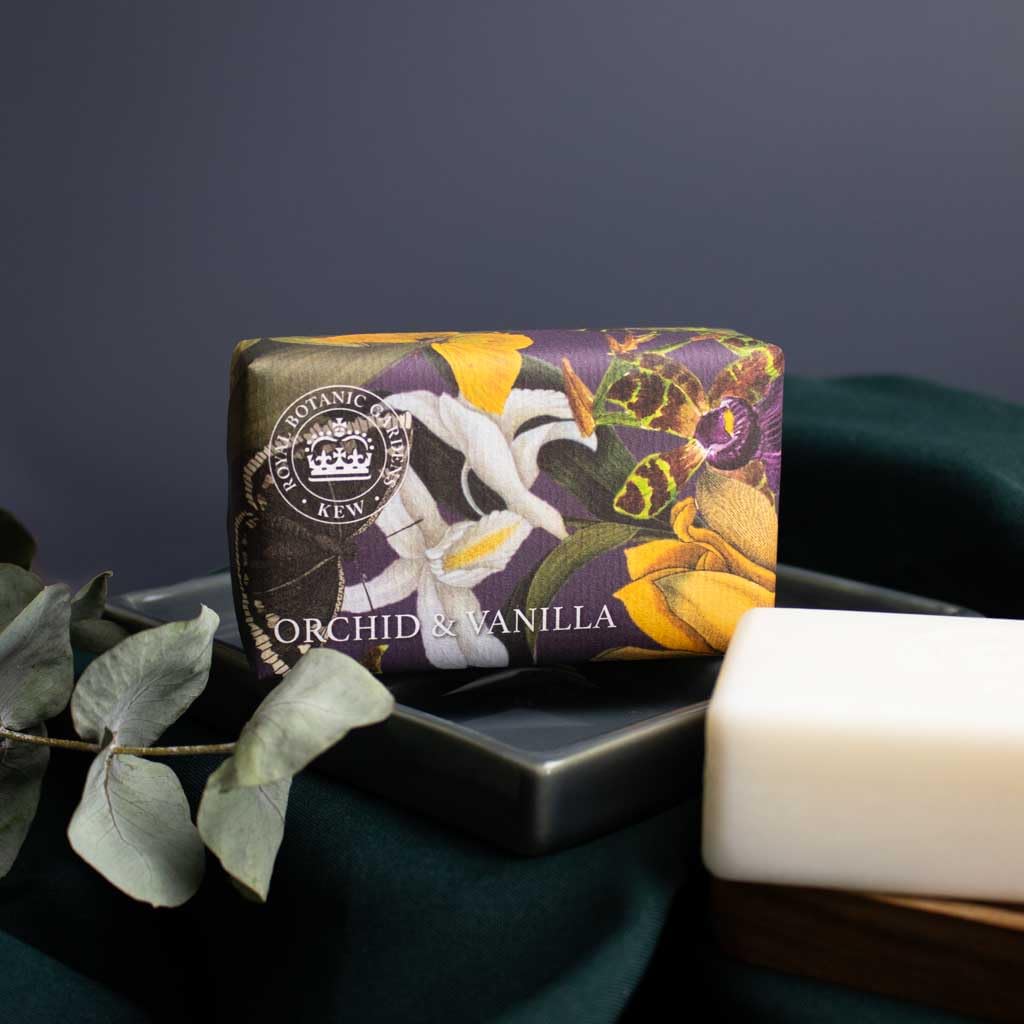 The English Soap Company Kew Gardens Orchid and Vanilla Soap, Luxury Vegan Soap Bar Enriched with Shea Butter - Image 3