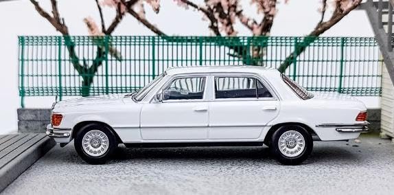 【新品未開封】Maxwell 1/64 メルセデス ベンツ 450SEL 緑 MaxWell 1:64 1976 S 450SEL W116 Metal Gray /Green Blue
