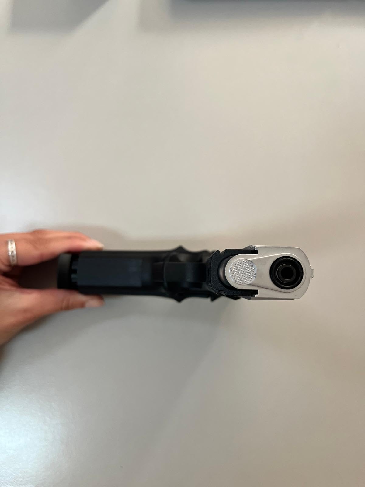 Pistola de balines ES P66C Bicolor (4,5mm) | Arma de Aire comprimido Calibre 4,5mm de CO2 y Bolas de Acero BB's + maletín y municiones