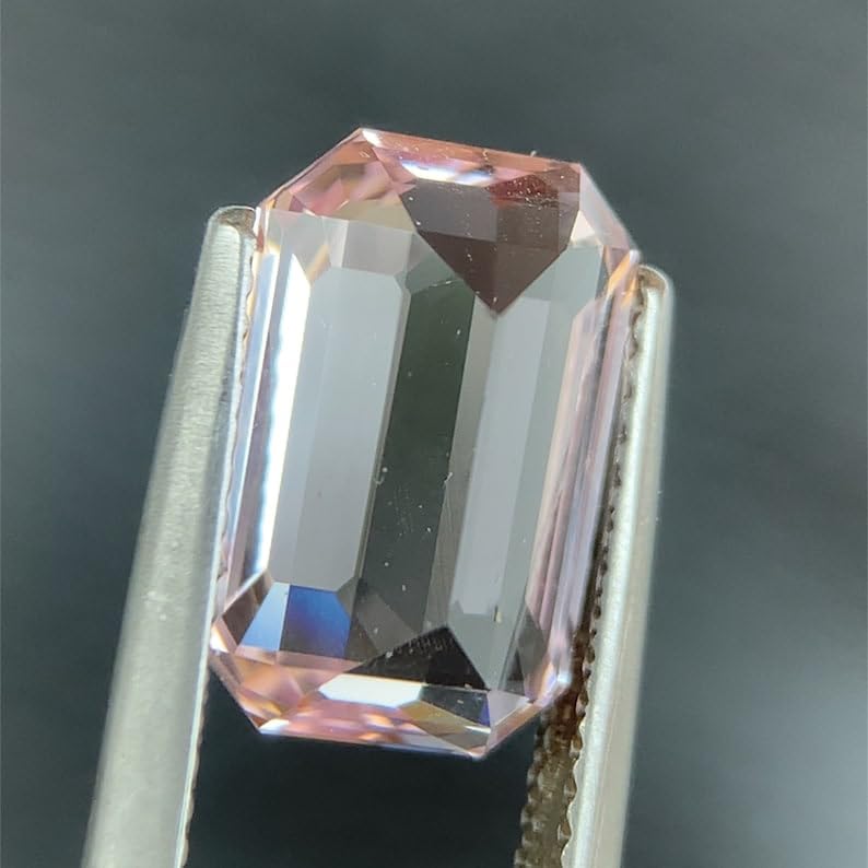 Morganite naturelle facettée pour création de pendentif et bague sur mesure