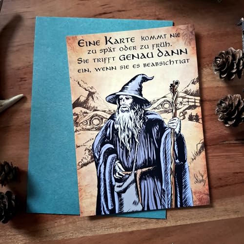 TinyTami Lustige Geburtstagskarte Gandalf Zauberer mit Spruch Mittelalter Postkarte 10 x 15 cm Fantasy mit Soft Touch Oberfläche A6 Glückwunschkarte mit Briefumschlag