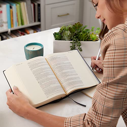 NKJV, Journal the Word Bible, Cloth over Board, Gray, Red Letter, Comfort Print: Reflect, Journal, or Create Art Next to Your Favorite Verses - Image 3