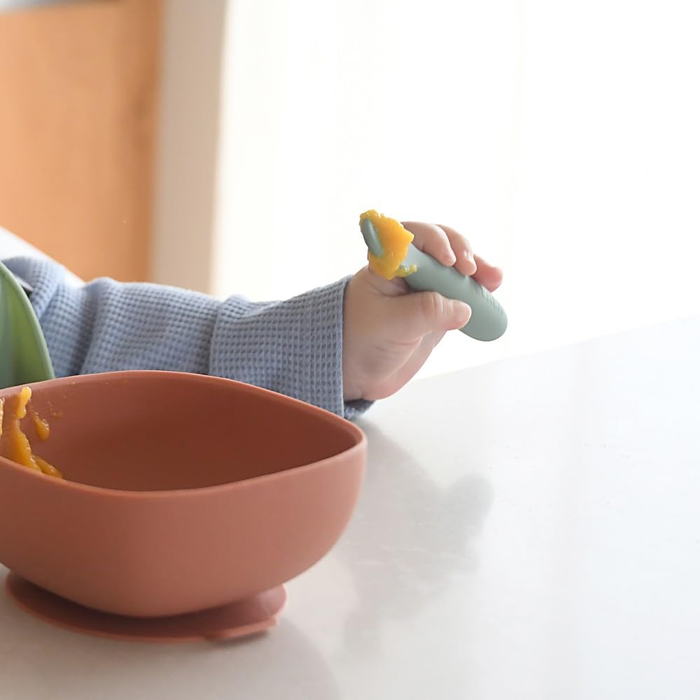 BÉABA, Zestaw 2 łyżeczek dla niemowląt 1. roku życia, silikonowa łyżeczka pre-łyżka, sztućce dla niemowląt, od 4 miesięcy, ergonomiczny kształt, różne tekstury, ergonomiczny uchwyt, Sage Green/Velvet