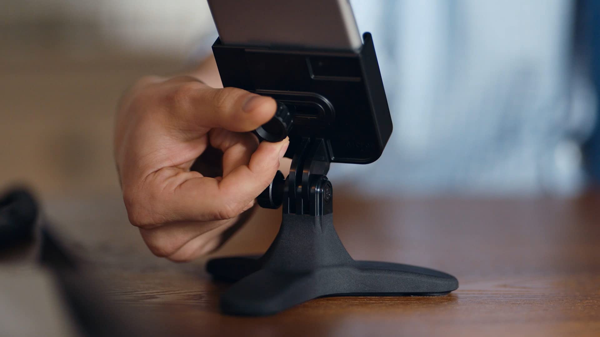 WeatherTech DeskFone supporto cellulare regolabile da scrivania