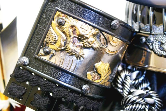 Amazon | 五月人形 吉徳大光 「伊達政宗 兜」アクリルケース 飾り | 兜