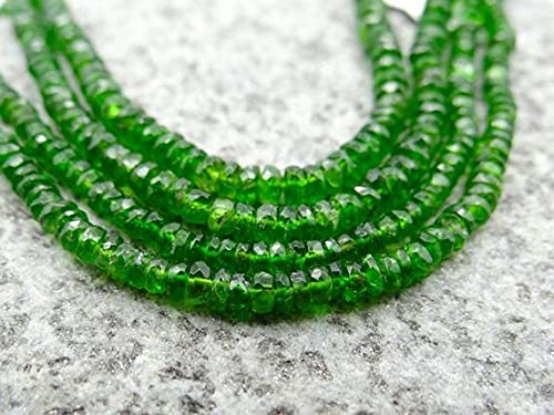 Chrome diopside en perles rares à offrir pour concevoir un bijou d'anniversaire fait main