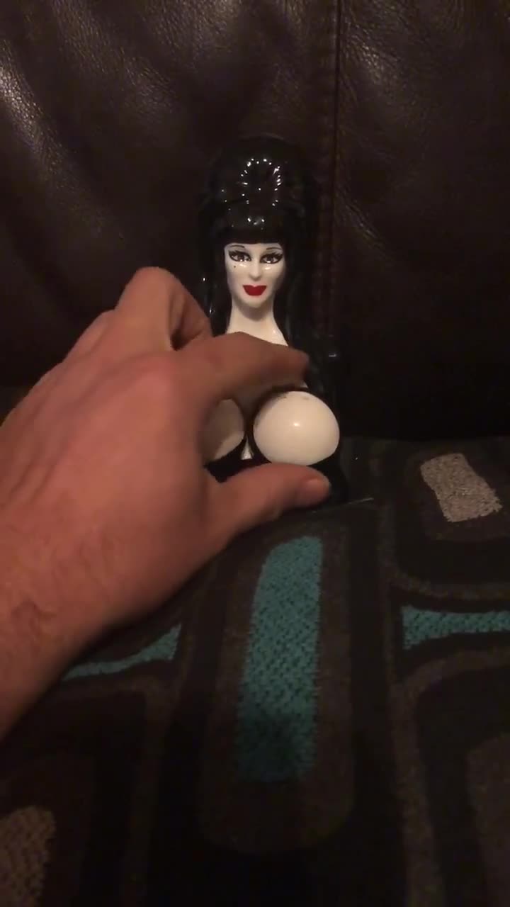 Watch Official Elvira Mistress of the Dark salt n pepper shaker's