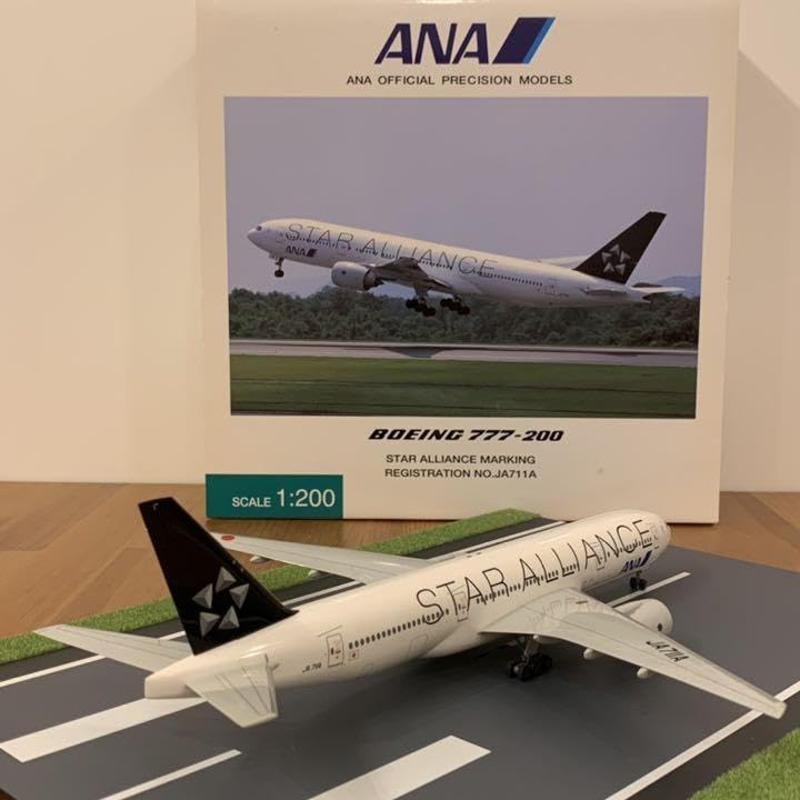 全日空商事 1/200 ANA B777-200 STAR ALLIANCE 全日空商事 1/200 ANA 777-300ER STAR ALLIANCE Highly detailed