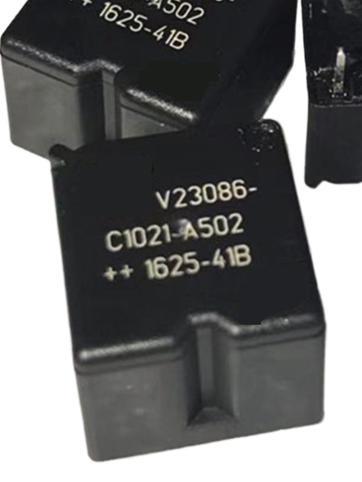 Relais V23086-C1021-A502 12V pour résoudre les faux contacts de klaxon