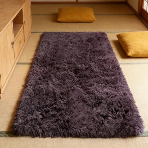 Tapis antidérapant lavable à 30° aspect fourrure douce grand format gris violet
