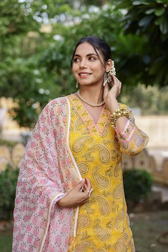 Image of Yashika Women's Cotton Blend Floral Regular Kurta Go-to Ethnic Ensemble: Elevate Your Everyday Look with Our Printed Kurti Pant Dupatta Sets