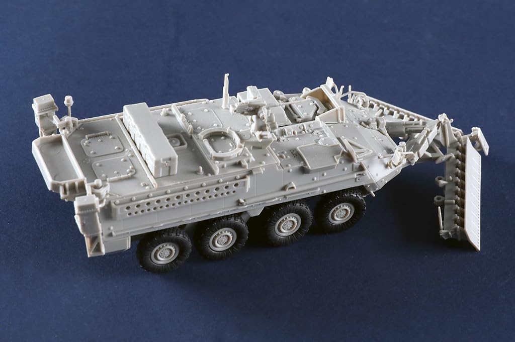 Trumpeter 1/72 amerykański M1132 Inżynier Striker Pojazd pomocniczy z SMP i plastikiem Model 07427 (pojazd wojskowy)