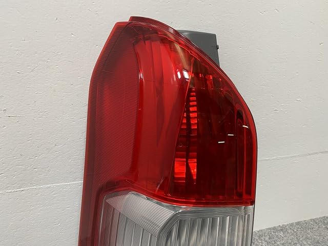 トヨタ純正サクシード NCP160 左テールランプ 2015年 プロボックス/サクシード NCP160V/NCP165V/NHP160V 純正 左