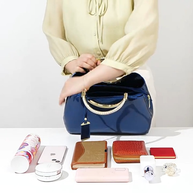 Bolso tote elegante de cuero charol para mujer miniatura 7