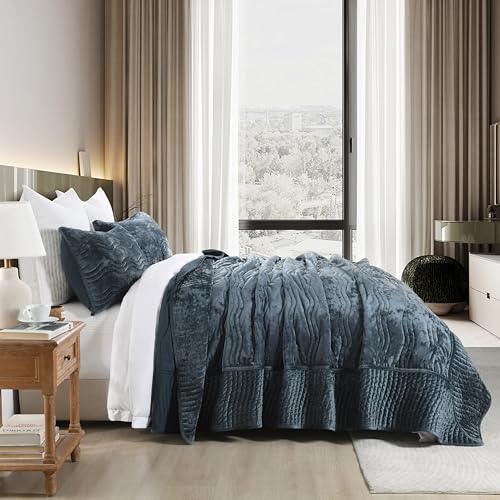 Image of Velvet Oversized King Quilt Set, California King Comforter Set Stormy Blue Bedding Set (118 inch*118 inch) with 2 Pillow Shams, Luxurious Quilt Set,All-Season 3 Pieces