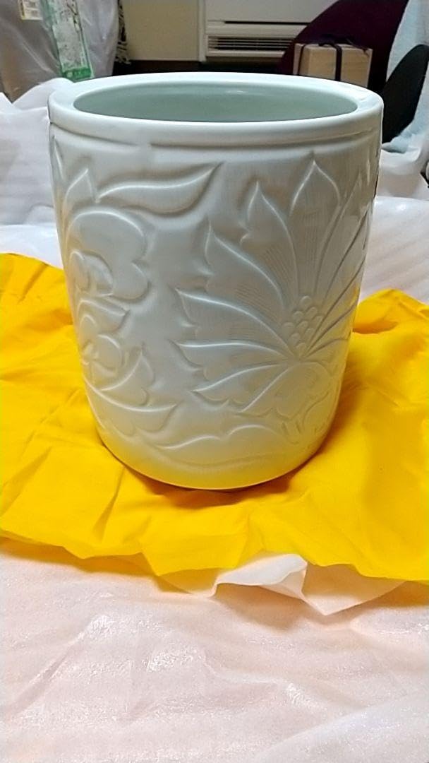 伊万里焼 岡本栄司　花瓶 Amazon.co.jp: 伊万里焼 岡本栄司 花瓶 : ホーム＆キッチン