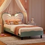 【Conception en Simili-Cuir】 : Le simili-cuir utilisé pour la tête de lit est imperméable et facile à nettoyer, facilitant ainsi le nettoyage quotidien. La tête de lit rembourrée offre un confort ultime, transformant chaque moment de repos en un véritable plaisir. Idéal pour les parents soucieux de l'entretien et de l'esthétique.