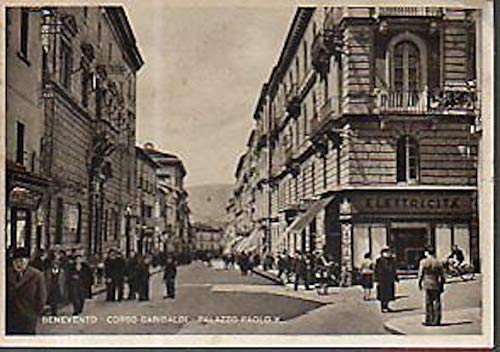 CARTOLINA 3294/C Benevento Corso Garibaldi Palazzo Paolo V -animata NON V.TA