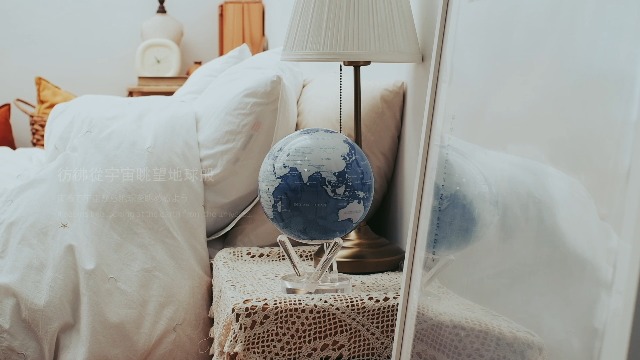 【 引取先決まりました！ 】商品続々入荷中！ライト付き地球儀 globe  お店まで取りに来て下さいね！ SHOWAGLOBES絵入り地球儀21cm～地球儀のあるべき姿を求めて～（日本