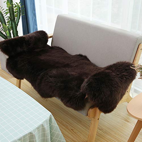 Couchette en laine sur un coussin de salon 65x175cm