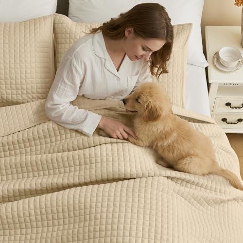 Image of Wonderful 3 Piece Waffle Weave Quilt Set King Size, Beige Lightweight Bedspread Coverlet for All Season, Ultra Soft Microfiber Bedding Set with 2 Pillow Shams, Waffle Pattern Quilted Design 104 inchx94 inch | Breathable & Cozy