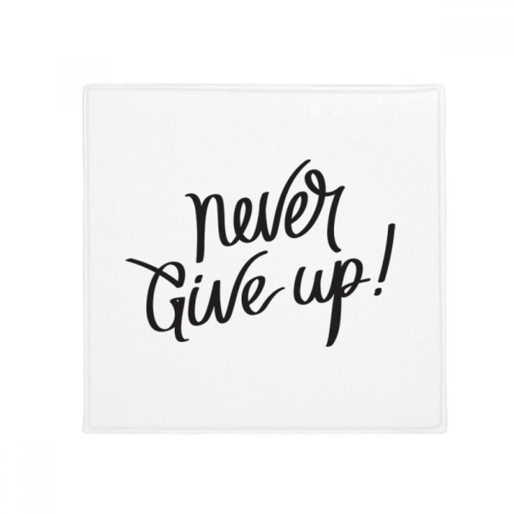 Tapis antidérapant pour animaux Never Give Up 50x50cm contre les glissades sur carrelage