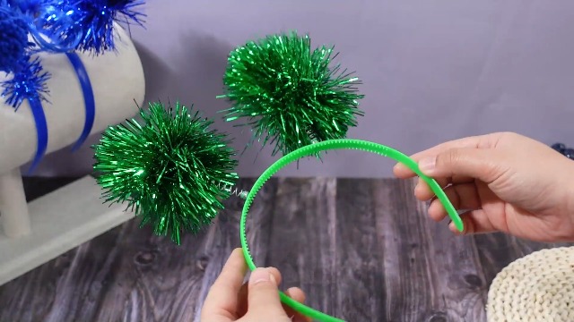Amazon.com: Censen 16 Pcs Pom Pom Headband Party Headbands  display picture 1