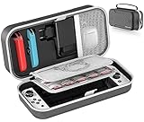 【Kompatibel mit Nintendo Switch/Switch OLED】Diese Switch Tasche ist perfekt für Nintendo Switch und Switch OLED Zubehören. Mit diesem Switch Hülle können ihr Switch und Zubehören von Kratzen, Staub und Stößen vermeiden. Diese Tasche ist aber für Switch Lite etwas groß.