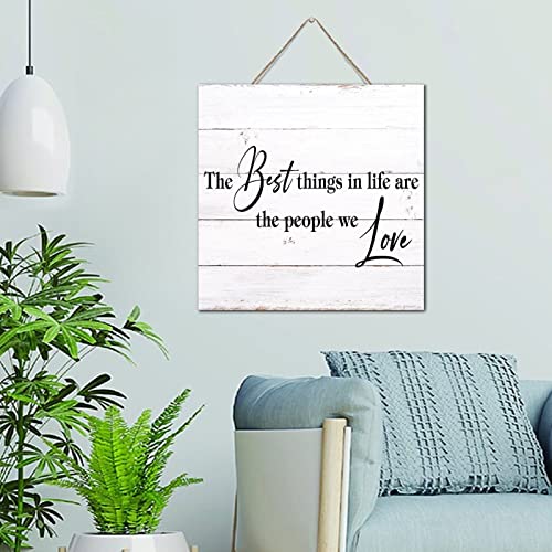 Plaque murale en bois chaleureuse pour salon familial cocooning