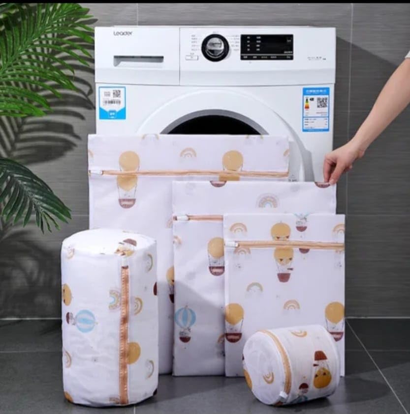 Image of HomeCloud Mesh Laundry Clothes Washing Bag with zip lock for Delicate Clothes, Stockings, Underwear, Bras & Lingerie for Washing Machine| Pack of 5 (Beige)